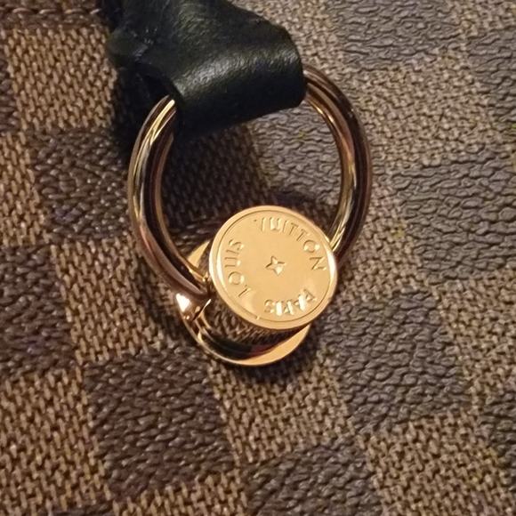 Louis Vuitton Riverside - Picture 8 of 11